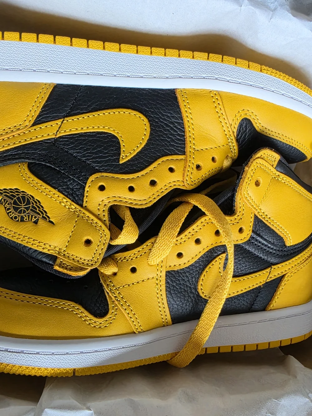 Nike youth high